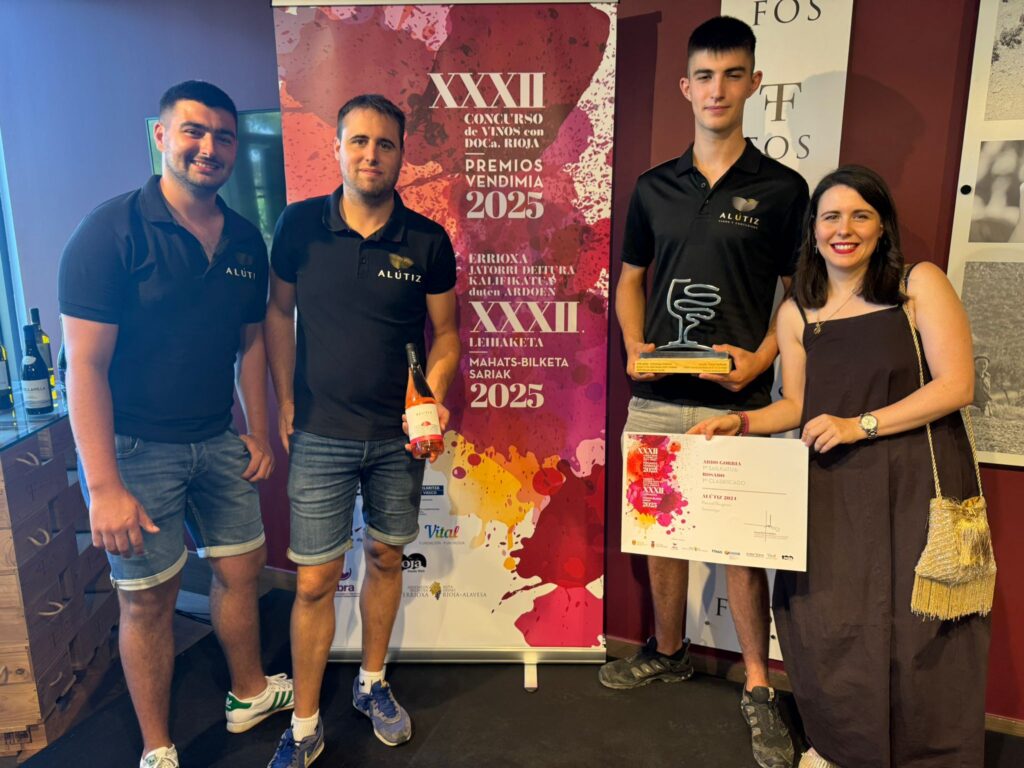 WhatsApp Image 2025 07 17 at 15.05.33 - Bodegas Alútiz en Samaniego, corazón de La Rioja Alavesa �. Vinos premium con D.O. Calificada, elaborados con tradición familiar desde 1956. Descubre nuestra colección y compra online. Autenticidad y terruño único en cada botella WhatsApp Image 2025 07 17 at 15.05.33