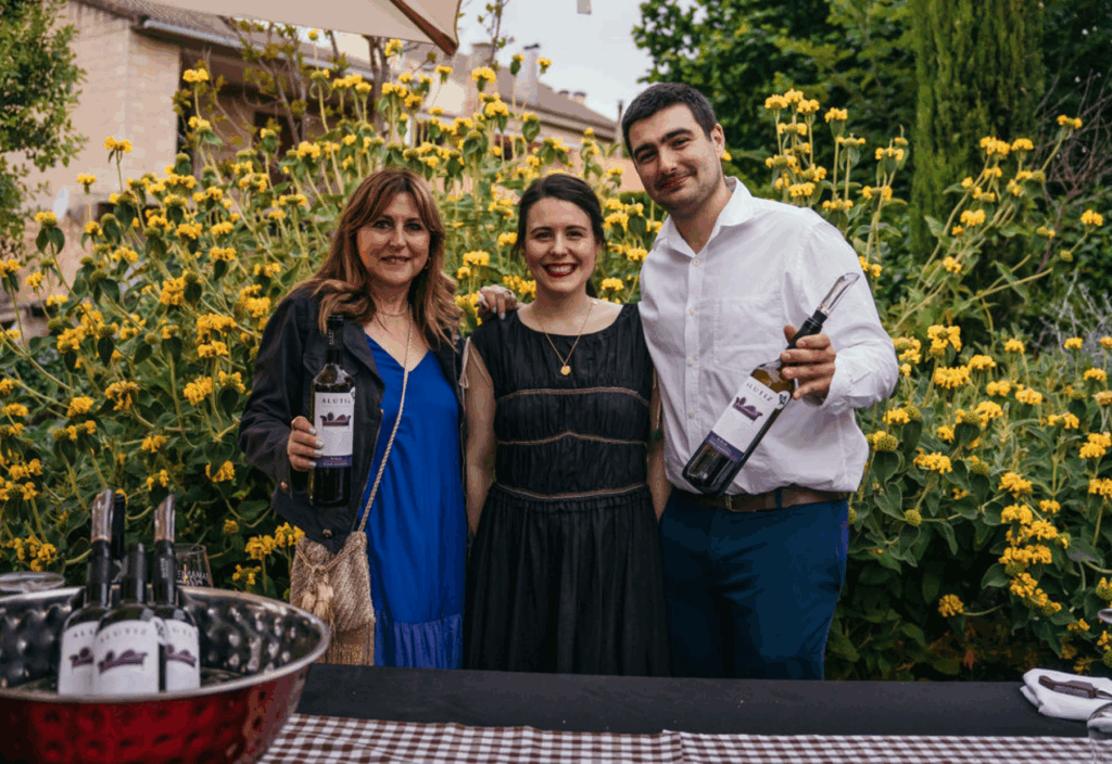 Captura de pantalla 2025 08 26 a las 12.52.33 - Bodegas Alútiz en Samaniego, corazón de La Rioja Alavesa �. Vinos premium con D.O. Calificada, elaborados con tradición familiar desde 1956. Descubre nuestra colección y compra online. Autenticidad y terruño único en cada botella Captura de pantalla 2025 08 26 a las 12.52.33